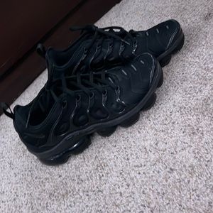 need them gone asap nike vapor max plus triple black